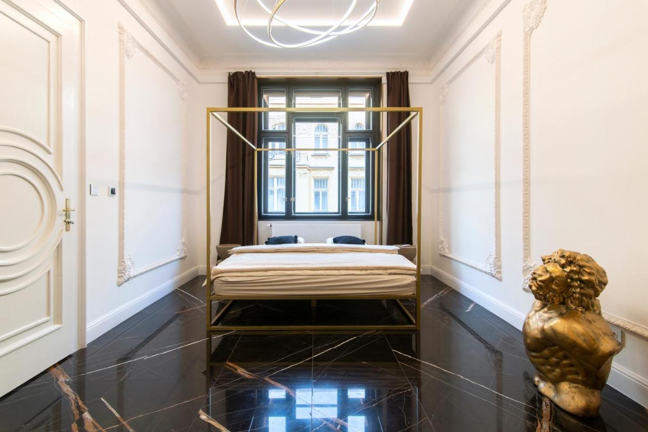 Antique Glam Apartment In Old Town Praha Eksteriør bilde